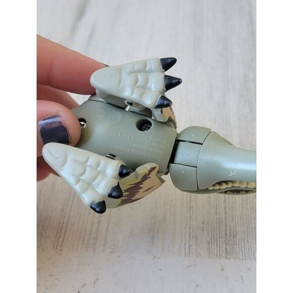 Hasbro 2015 Jurassic Park dilophosaurus scary dinosaur toy figure - Picture 5 of 5